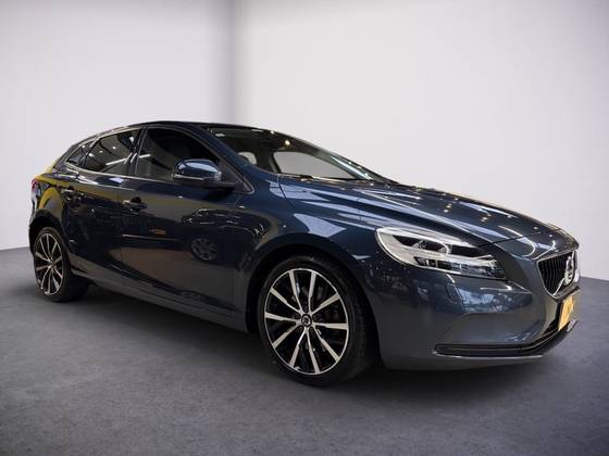 VOLVO V40 2.0 T4 MOMENTUM GASOLINA 4P AUTOMÁTICO VOLVO V40 2.0 T4 MOMENTUM GASOLINA 4P AUTOMÁTICO